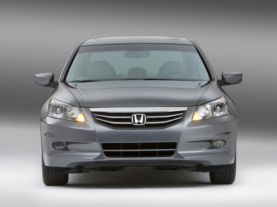 Honda Accord Sedan 2010 года  (US) (фото 5 из 10)